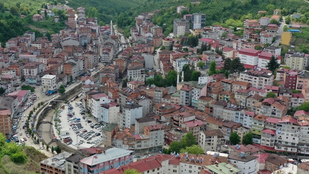 AKP'li belediyeden ilginç teşvik: 10 çocuk yapana araba