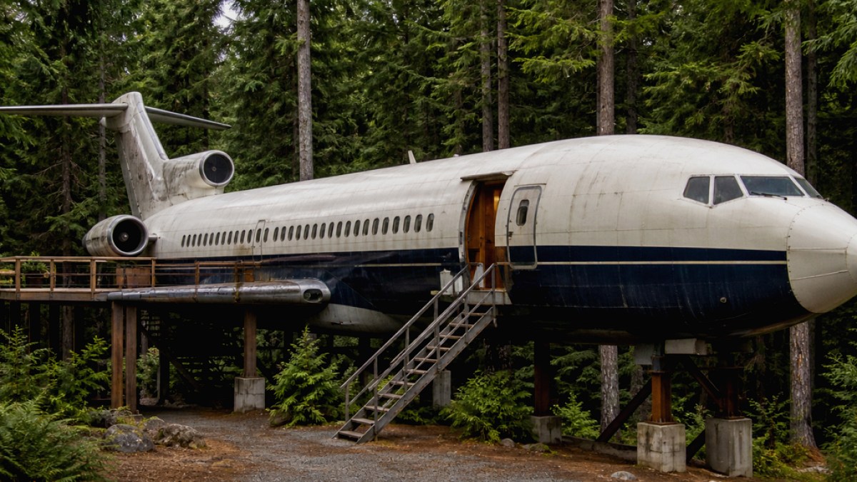 Terk edilmiş Boeing 727 uçağını lüks eve çevirdiler: Yıllarca sayısız yolcu taşımıştı