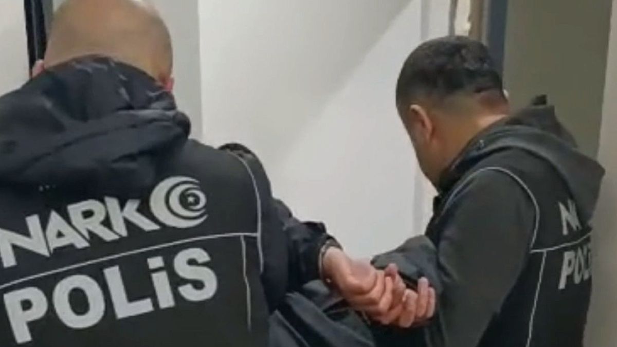 Kırmızı bültenle aranan uyuşturucu baronu Mersin’de yakalandı