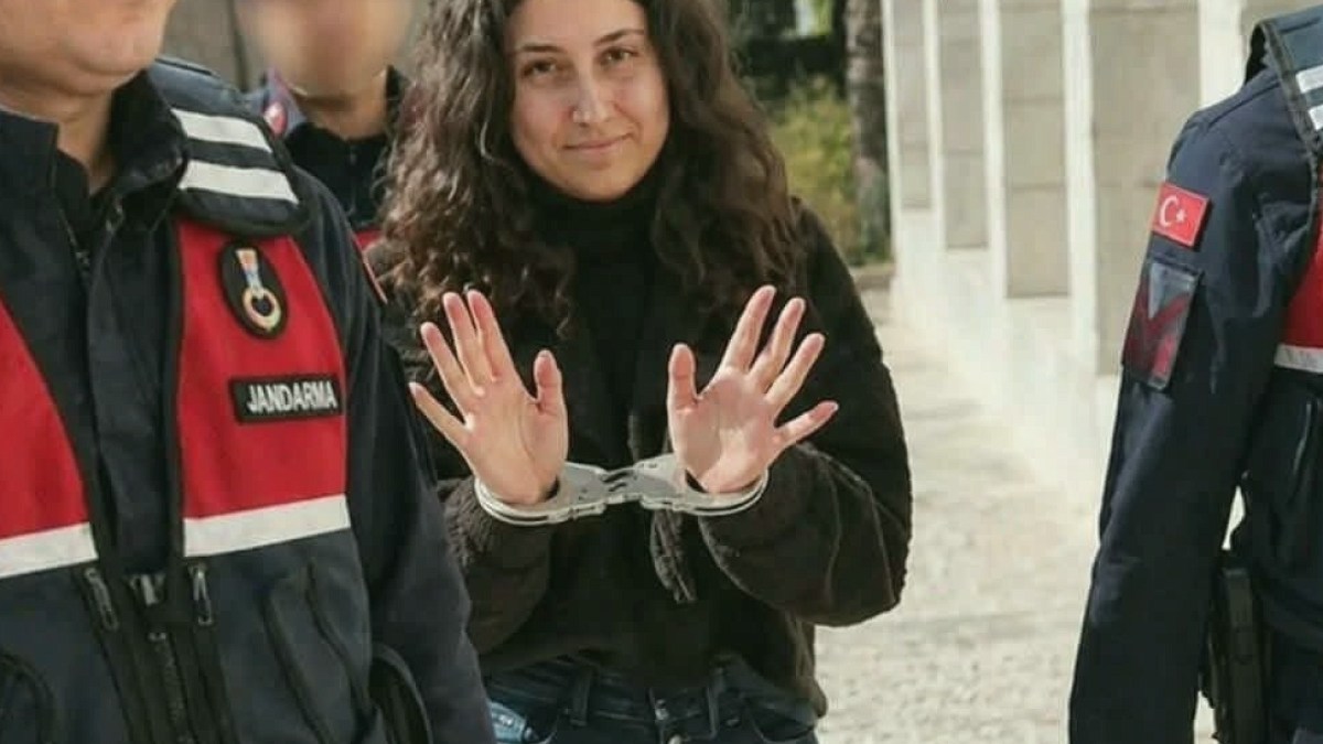 Zeytin dalındaki kelepçeyi çözün, Esra'yı bırakın