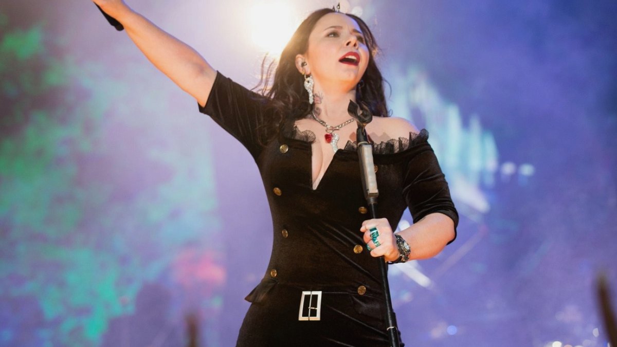İkinci konser biletleri de kapış kapış gitti: Şebnem Ferah için yine kuyruk oluştu