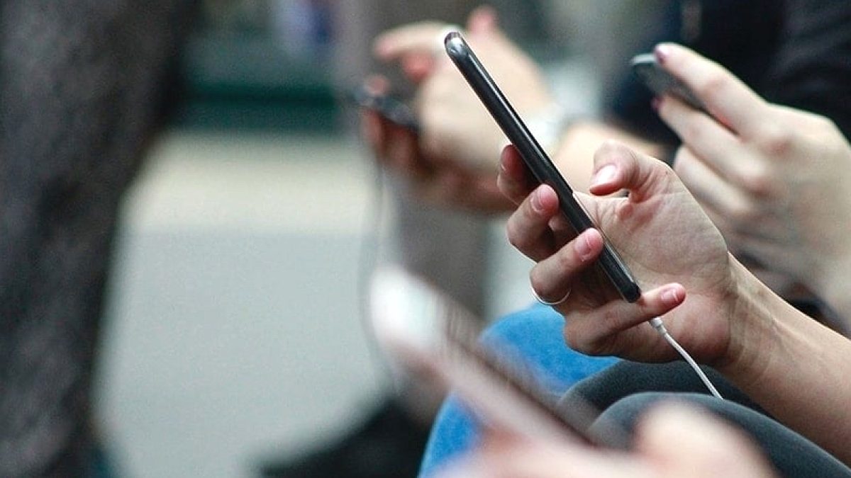 Her telefonda olan uygulama 4 GB'lık dosyayı gizlice indiriyor: Ayarları hemen değiştirin