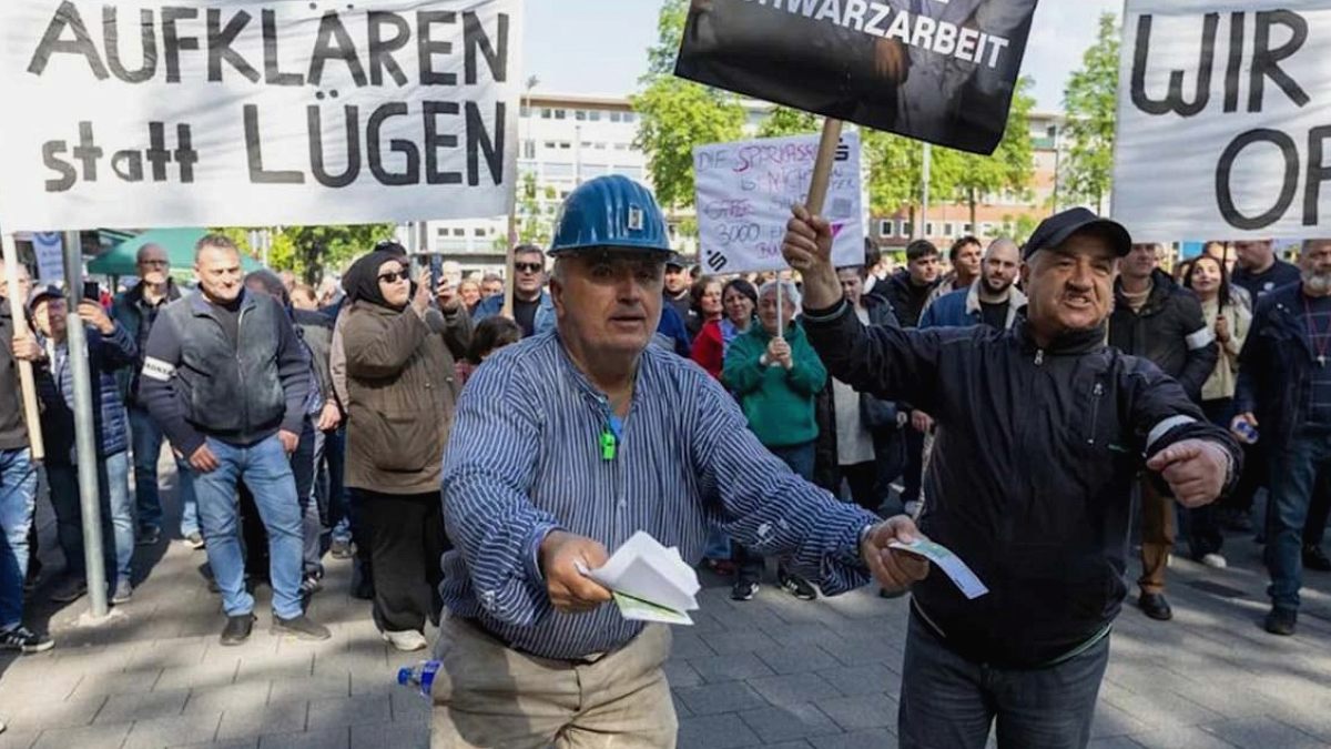 Filmleri aratmayan büyük banka soygununda parasını kaybeden Türkler sokağa indi