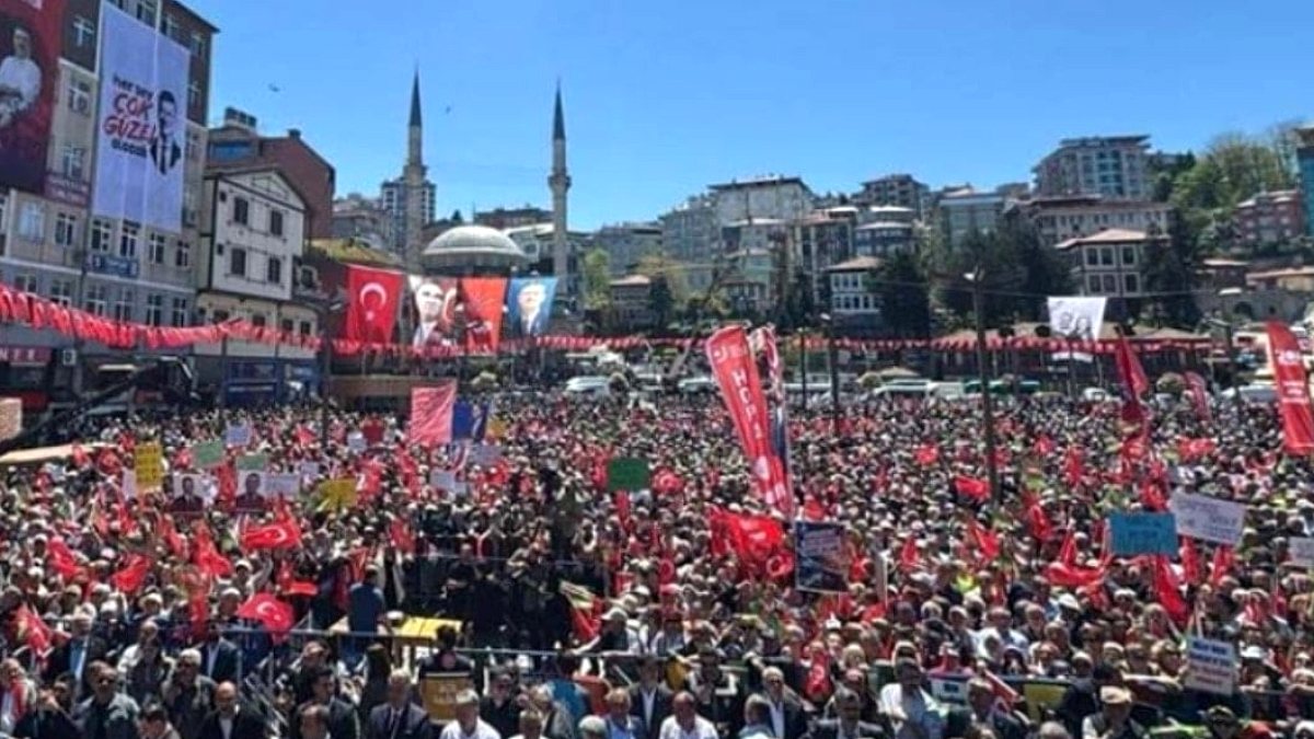 Erdoğan'ın yüzde 73 oy aldığı Rize'de CHP mitinginde tarihi kalabalık