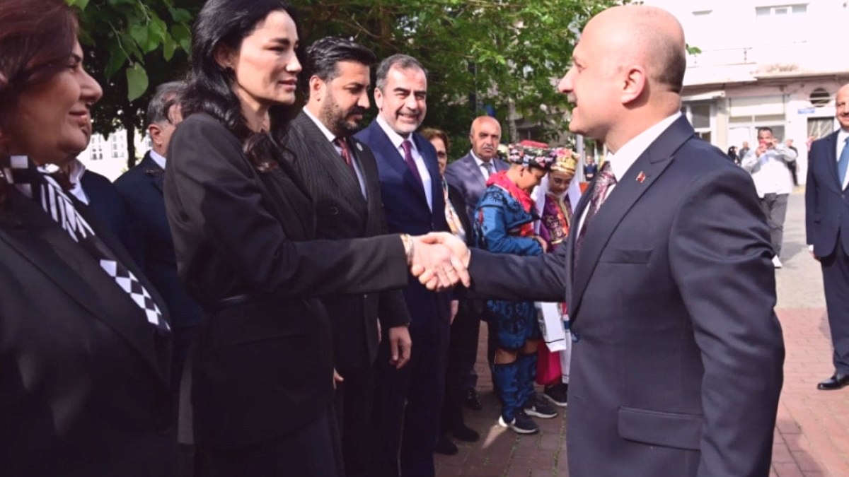 AKP'den Özlem Çerçioğlu'na 'üvey evlat' muamelesi