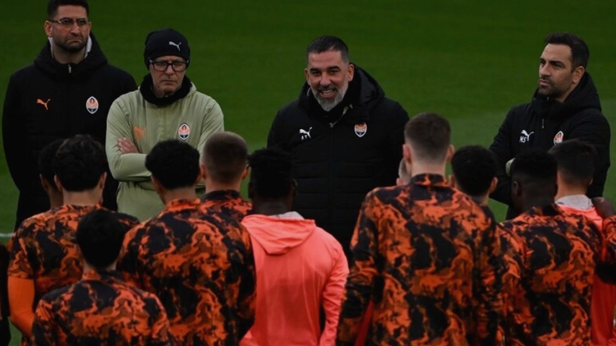 Shakhtar Donetsk'i şampiyonluğa taşıyan Arda Turan, Türk teknik direktörlük tarihine geçti!