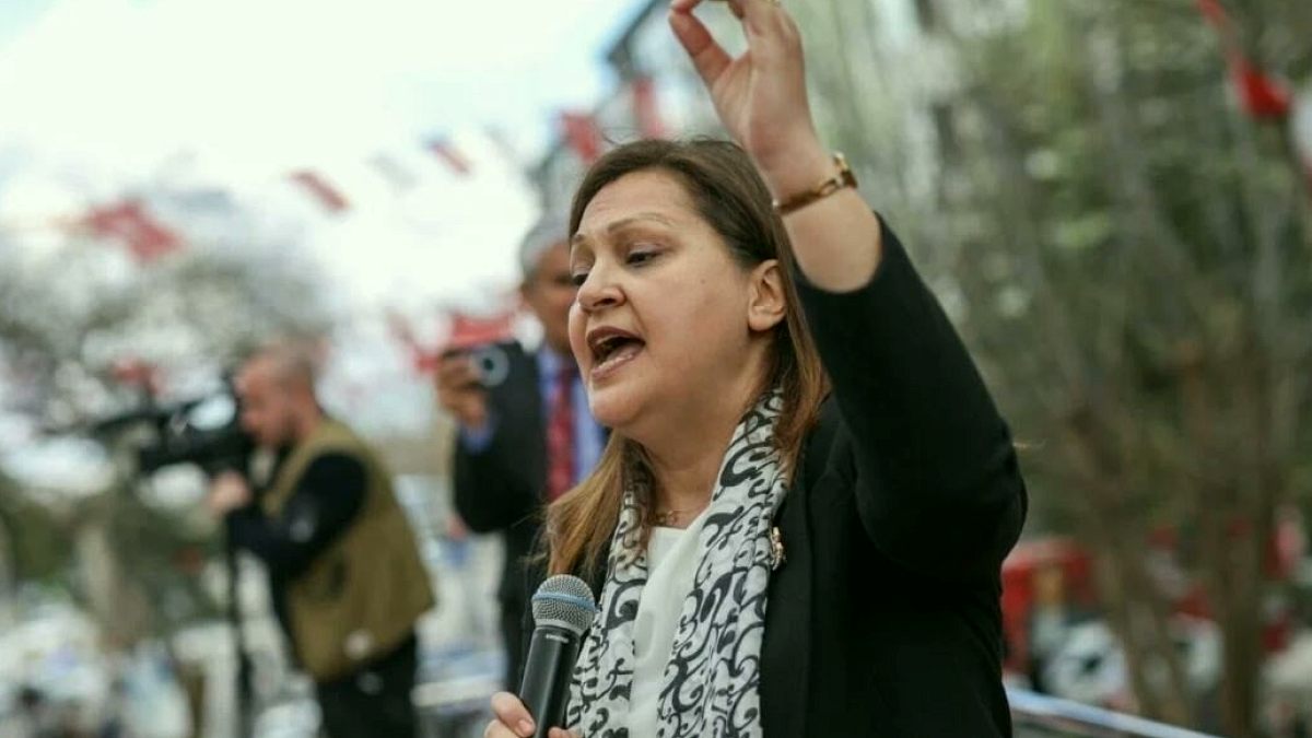 Burcu Köksal AKP'ye katılacağı tarihi açıkladı