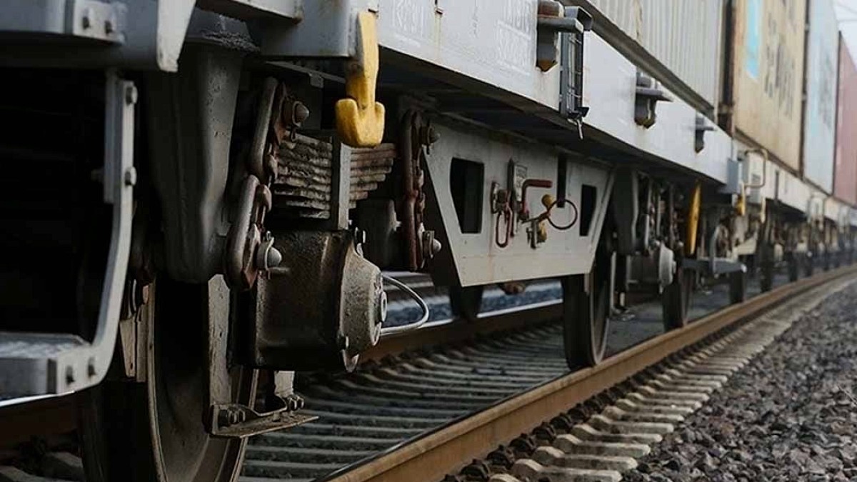2 başkenti birbirine bağlayan tren on yıldan fazla bir süre sonra geri dönüyor
