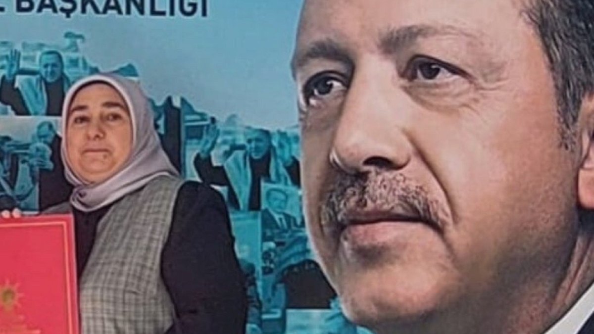 'Türbanlı olduğum için istenmedim' diyerek AKP'den istifa etti!