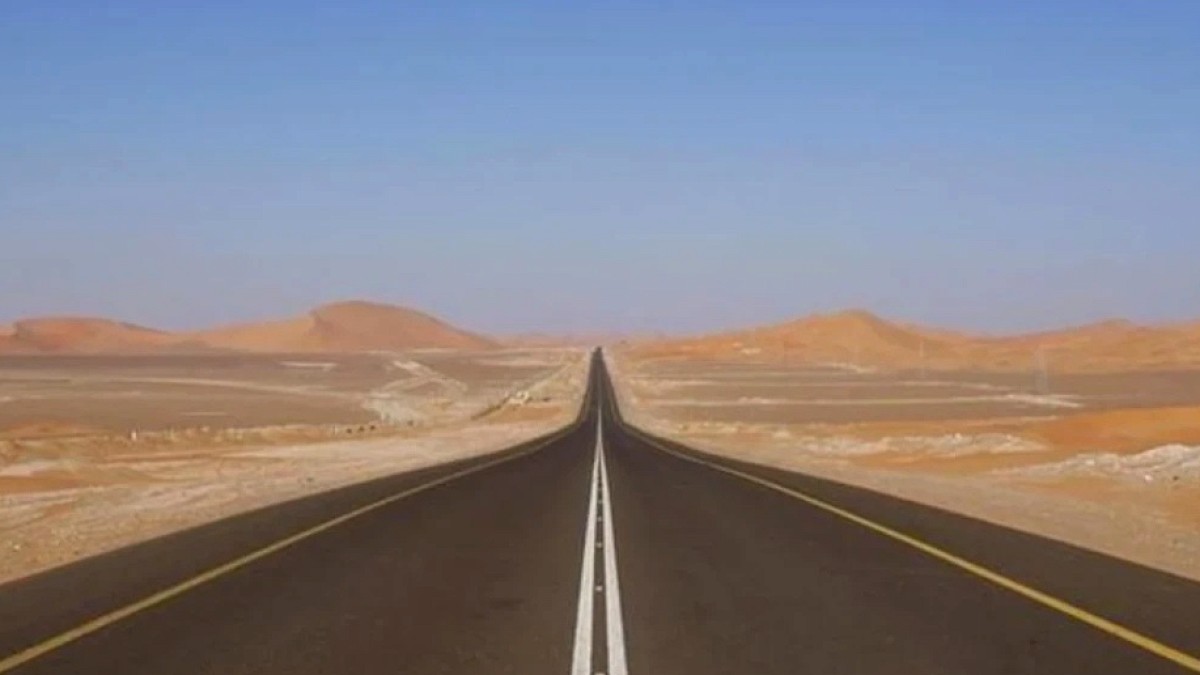Dünyanın en düz yolu: Tam 256 kilometre boyunca tek bir viraj bile yok