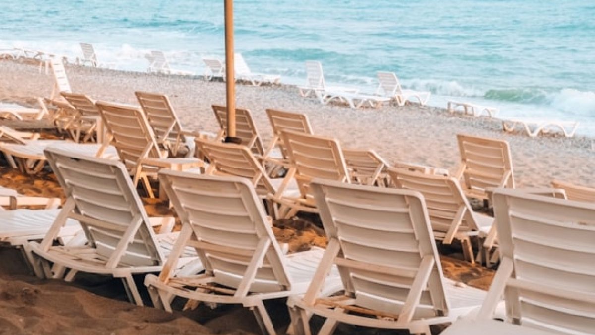 Formentera'da Plajlarda Şezlong ve Şemsiye Kullanımına Kısıtlama Getirildi