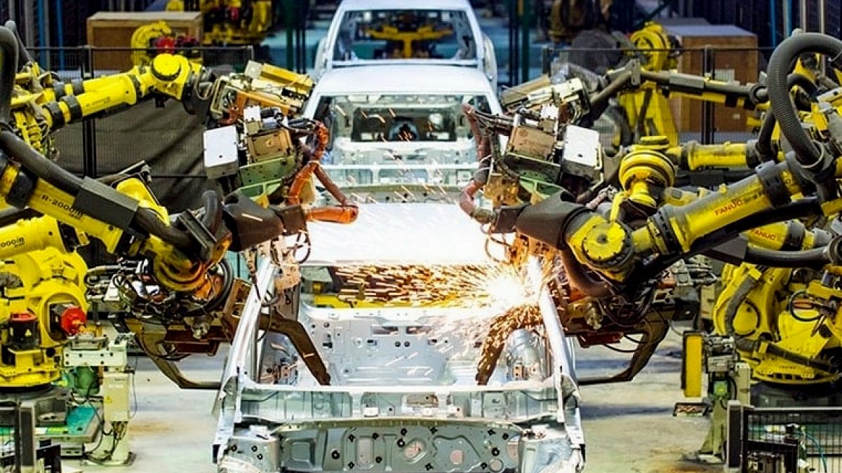 Otomotiv Sektöründe Üretim ve İhracatta Düşüş: Ticari Araçlar Yükselişte