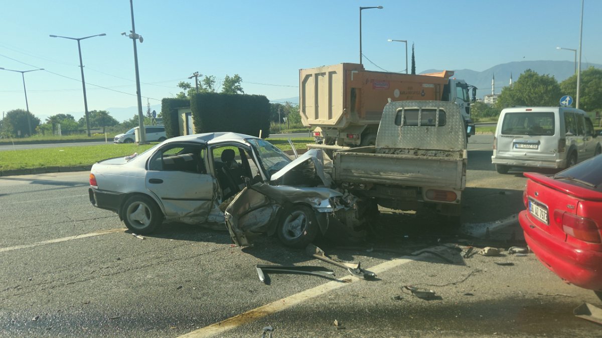 Orhangazi'de Trafik Felaketi: Zincirleme Kaza Can Aldı, 4 Yaralı