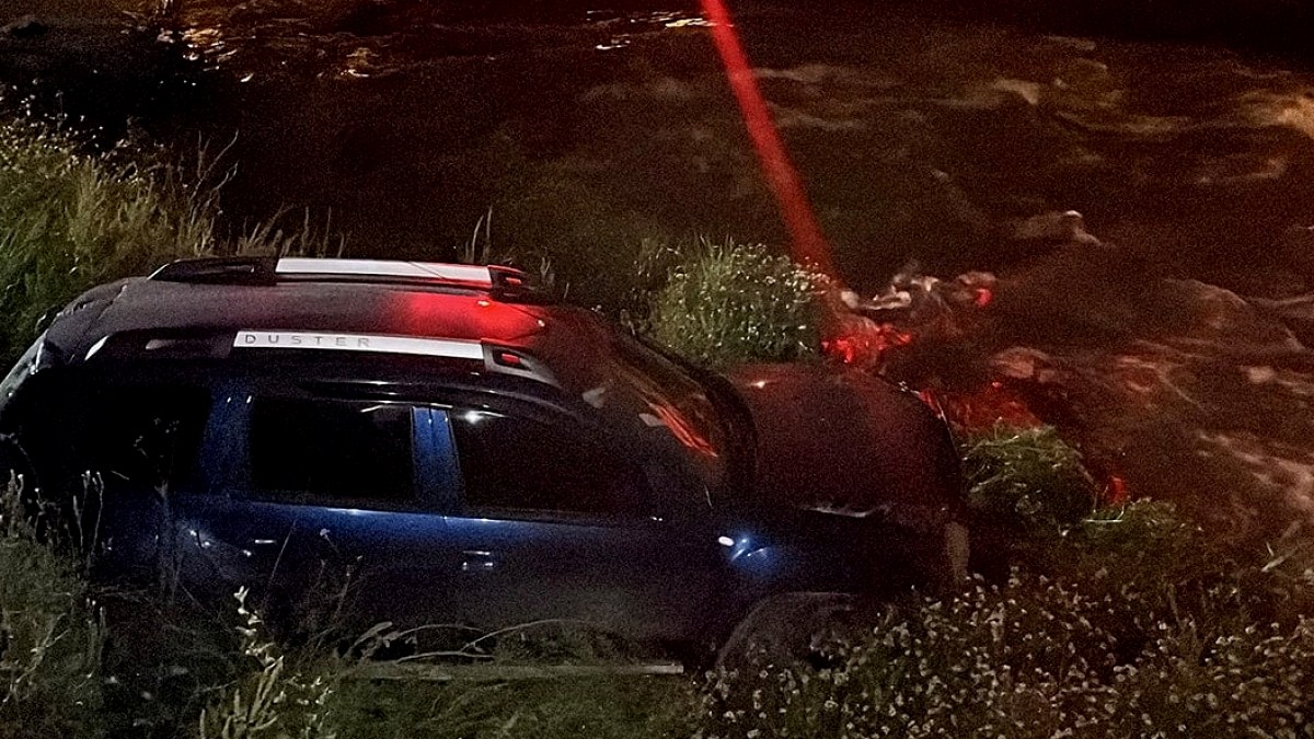 Bursa'da Dereye Uçan Otomobil Sürücüsüz Bulundu: Soru İşaretleri Havada Kaldı