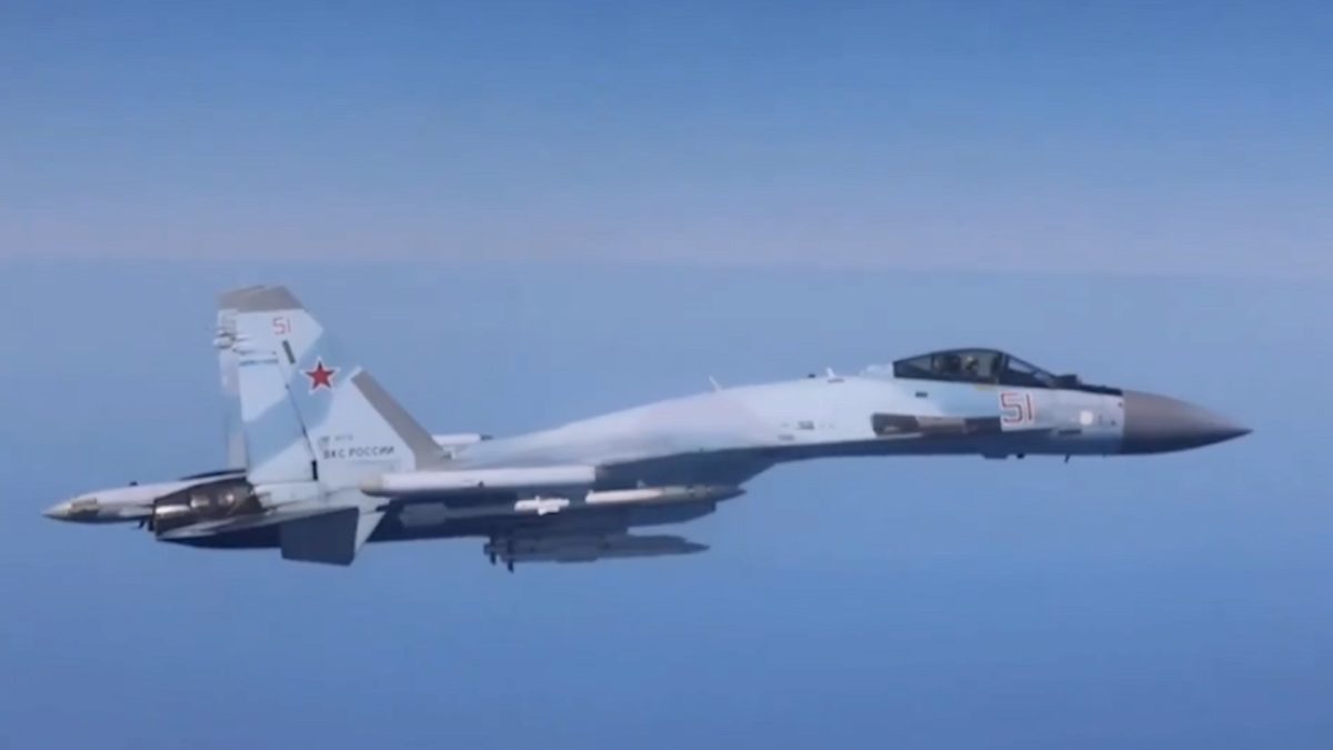 Karadeniz Semalarında Gergin Anlar: Rus Savaş Uçağı İngiliz Gözlem Uçağını Taciz Etti