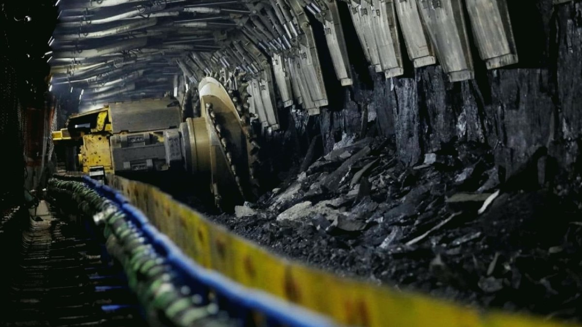 Çin Kömür Madeninde Vahim Gaz Patlaması: 82 Madenci Hayatını Kaybetti