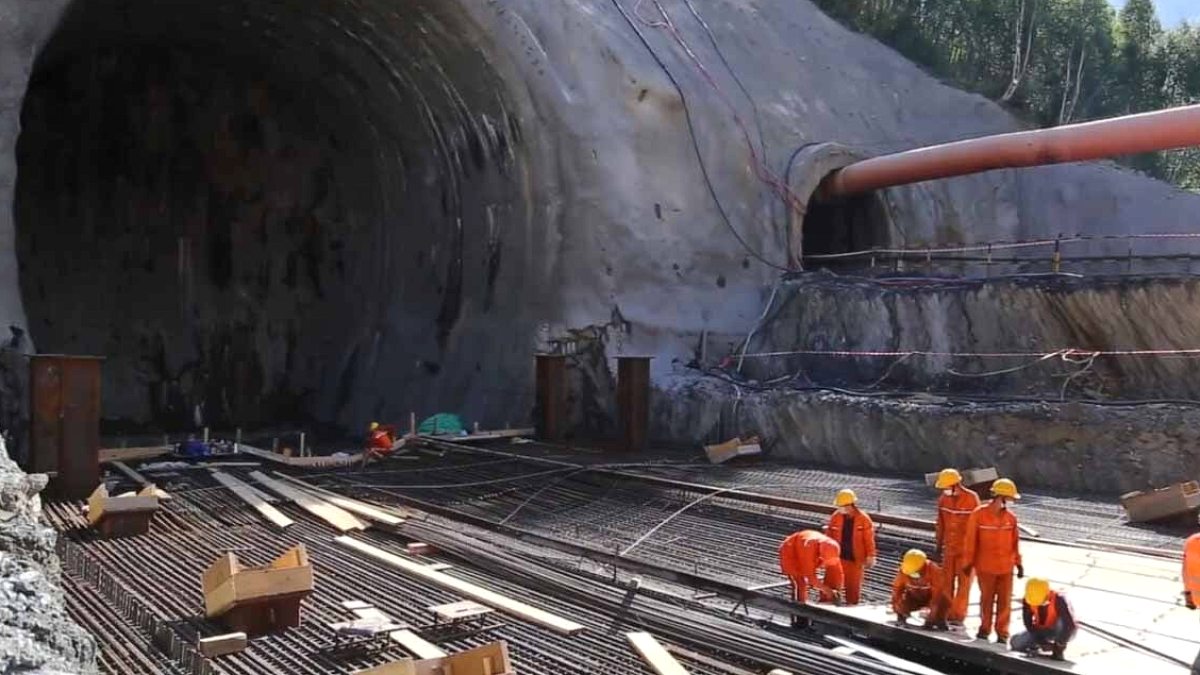 Dev Tünel Makinesi 'Kafkas' 400 Milyon Euro'luk Projeyi Tamamladı
