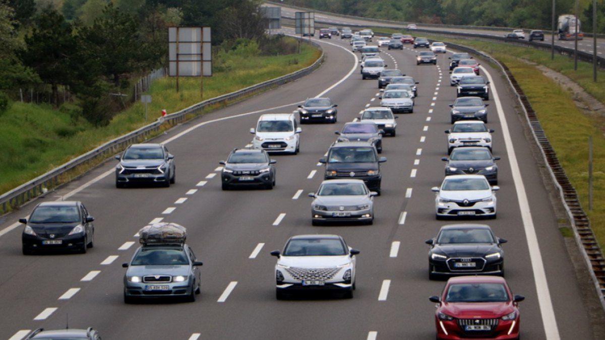 Bayram Tatili Dönüşü Anadolu Otoyolu'nda Trafik Felci
