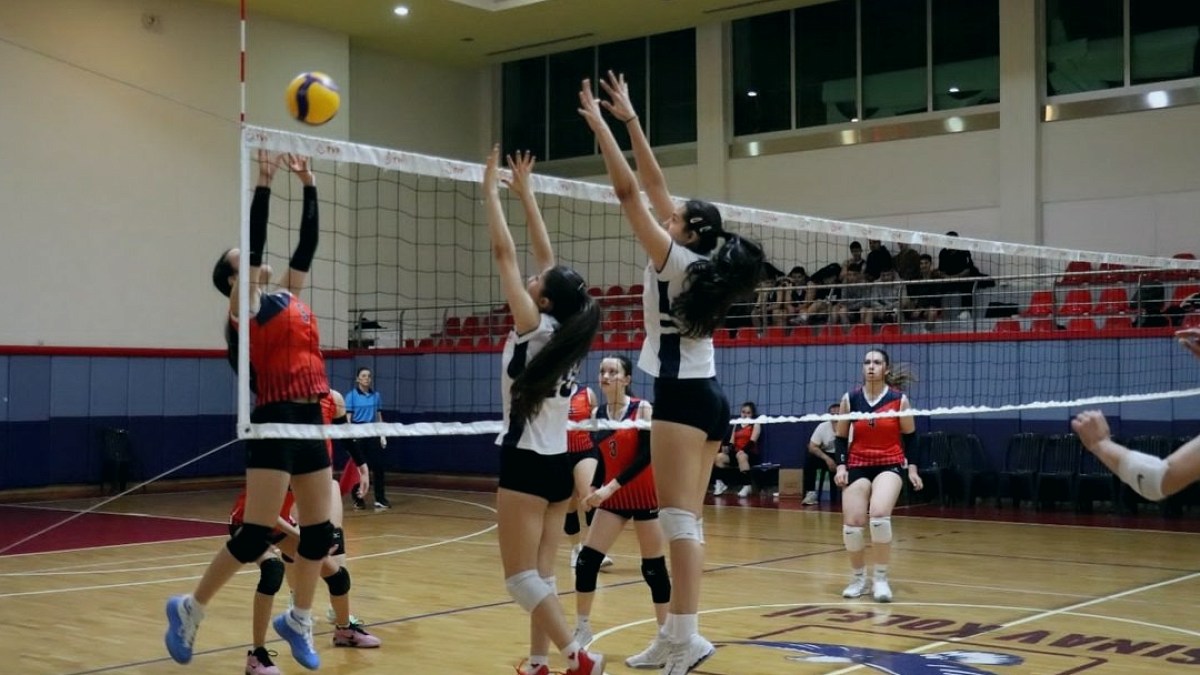 Minik Voleybolcuların Nefes Kesen Final Maçı: Şampiyon Belli Oldu