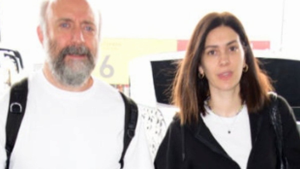 Bergüzar Korel ve Halit Ergenç'ten Bayram Mesajı: Londra'da Aile Sıcaklığı