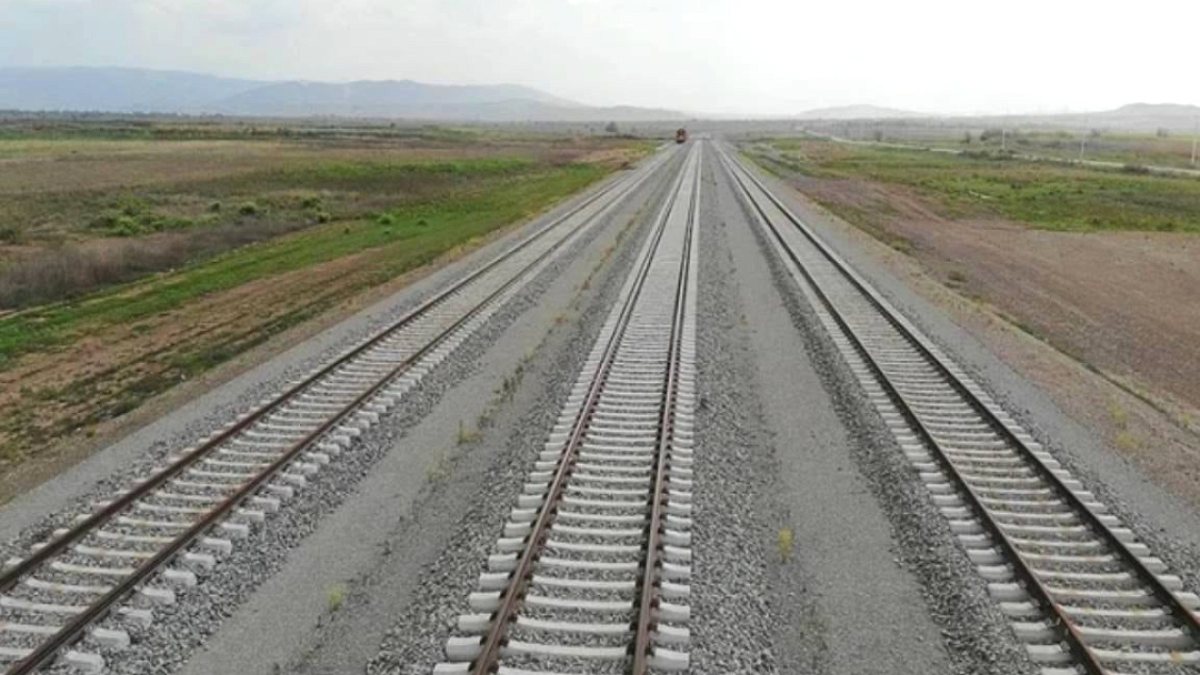 Türkiye ve Ermenistan Arasında 33 Yıllık Demiryolu Engeli Kalktı