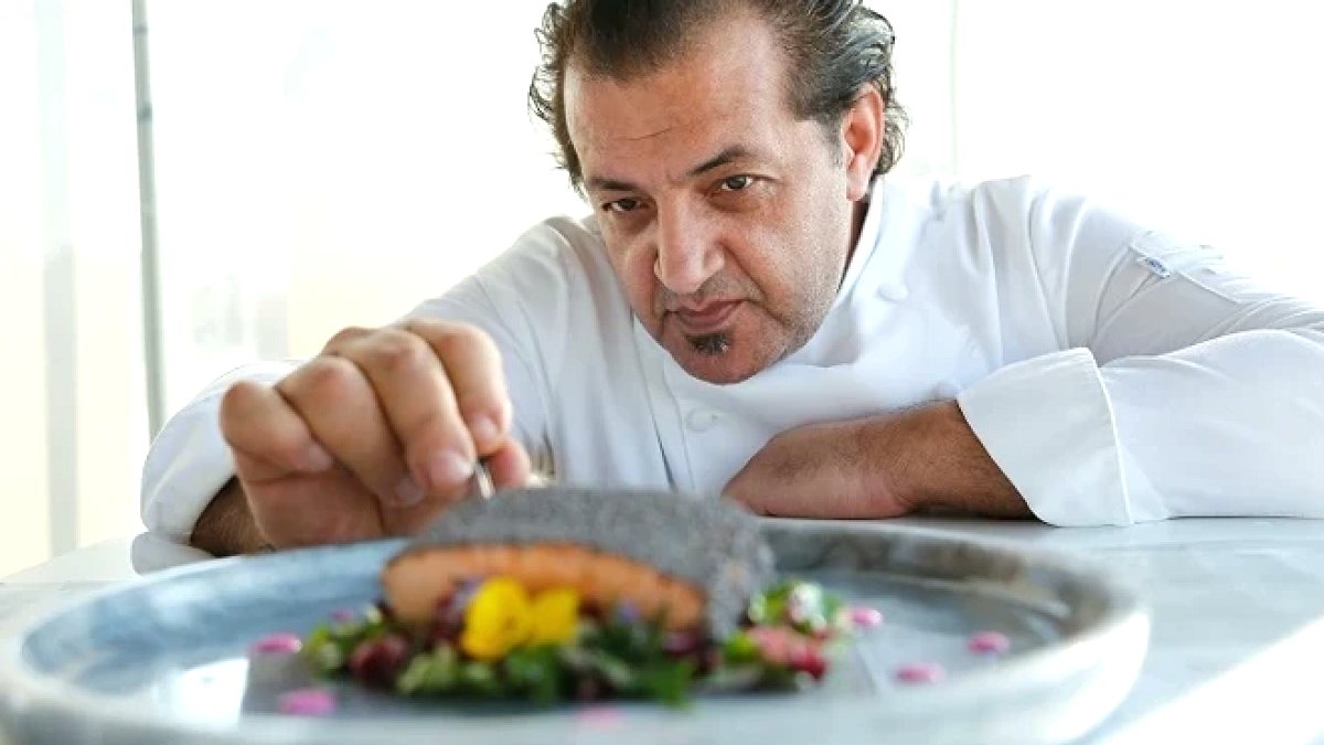 Ünlü Şef Mehmet Yalçınkaya'dan Yeni Restoran Yatırımı