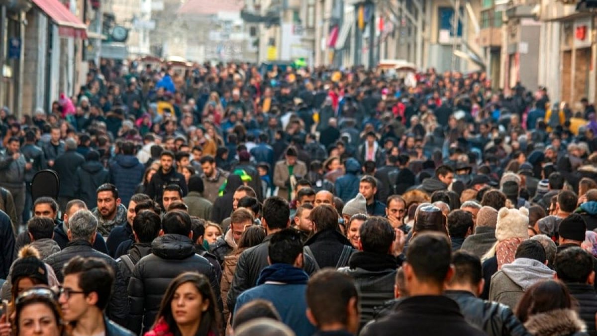 Ekonomide Çift Şok: Siyasi Belirsizlik ve Yüksek Enflasyon Çıkmazı