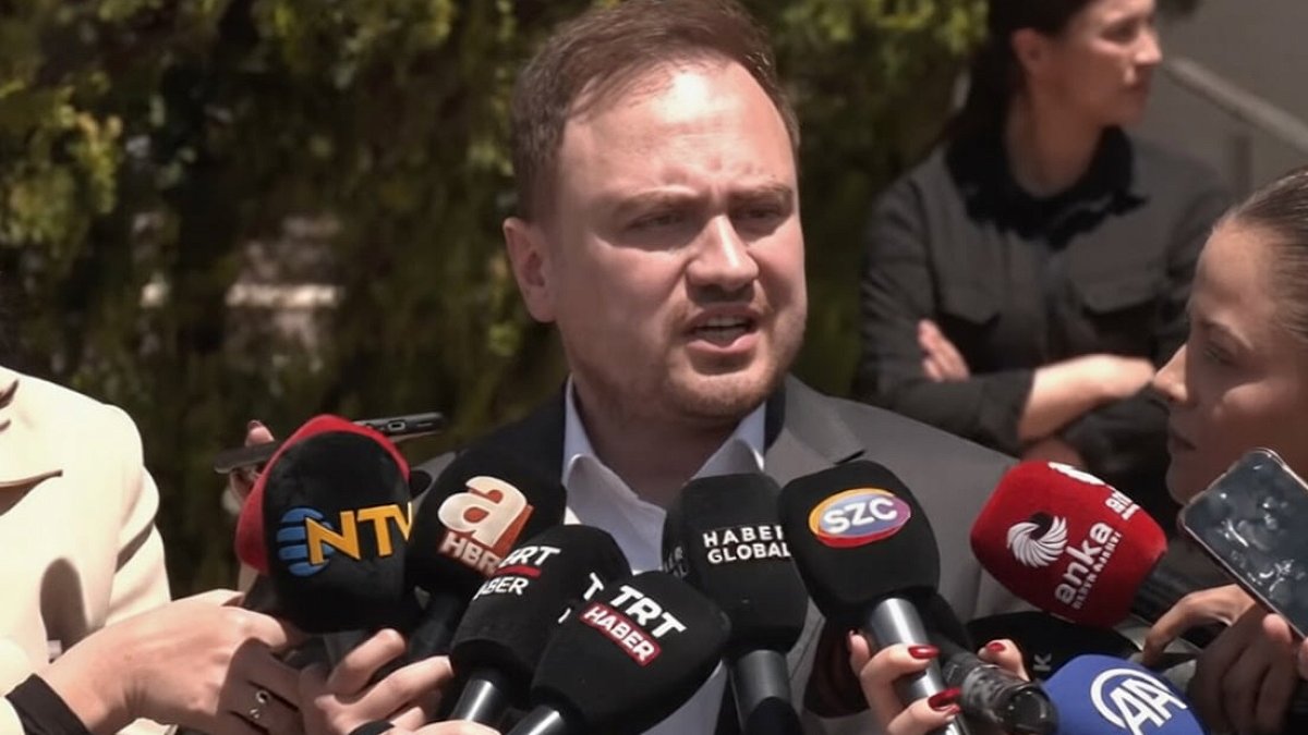 CHP'de Kurultay Sonrası İhraç İddiaları: Hukuki Süreç ve Parti İçi Dinamikler