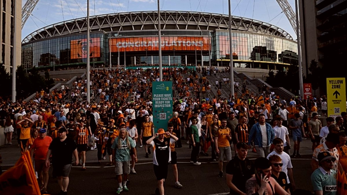 Hull City Premier Lig'de: Tarihi Başarı ve Şehirdeki Coşkulu Kutlamalar
