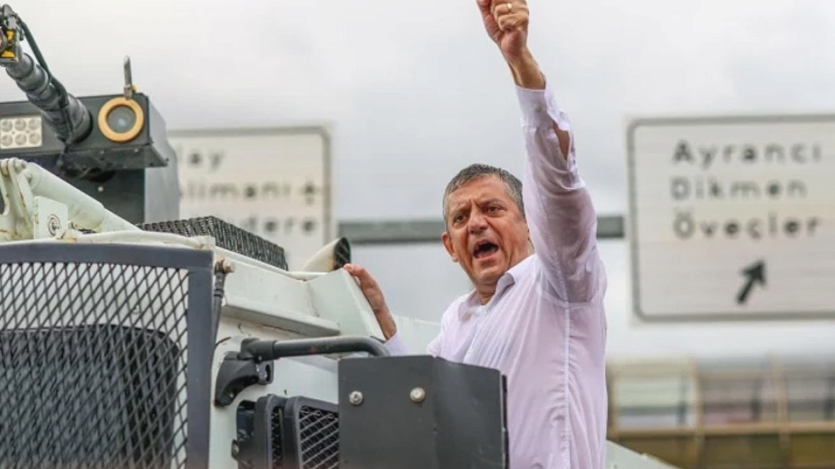 AKP'den CHP'deki Kriz ve TOMA Tartışmasına Sert Tepki