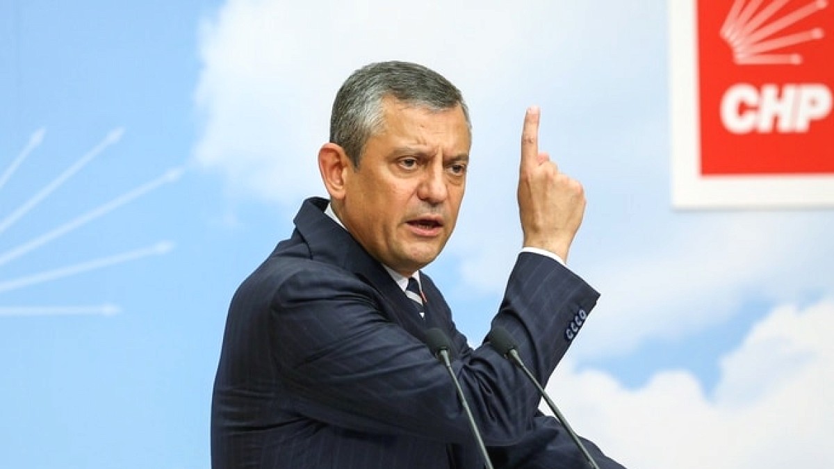 CHP Lideri Özgür Özel'den Parti İçi 'İstifa' Çağrılarına Net Yanıt