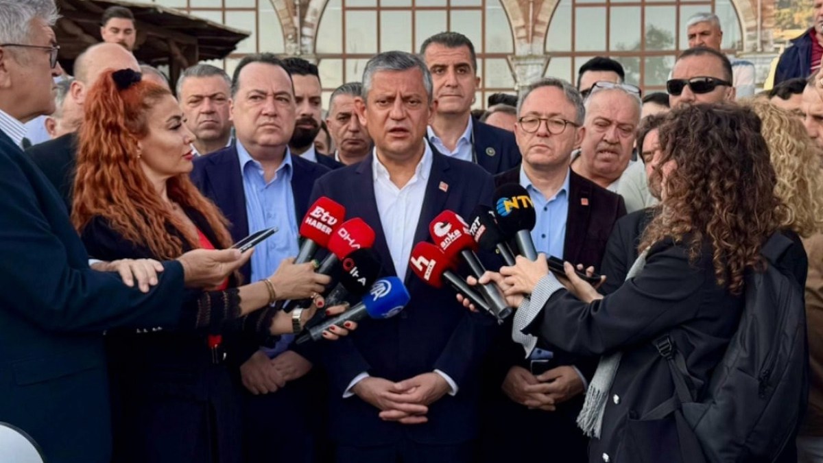 Özgür Özel'den Yeni Parti İddialarına Yanıt: 'Teslim Olmayız'