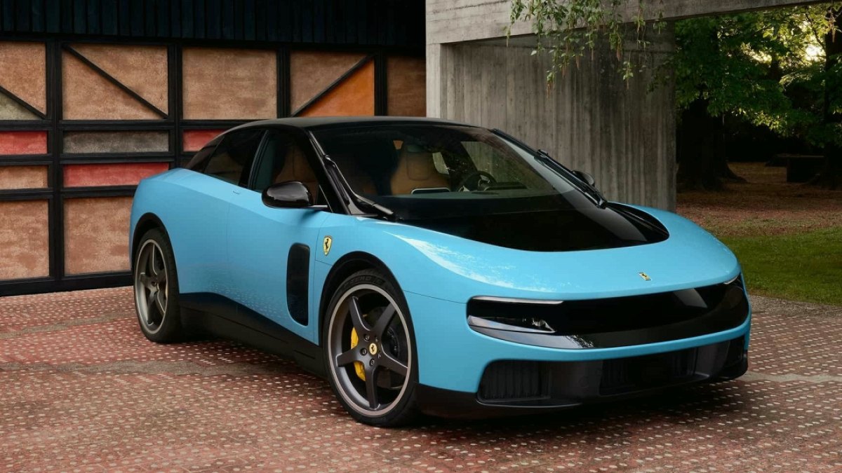 Ferrari'nin İlk Elektrikli Modeli 'Luce' Tasarımıyla İkiye Böldü