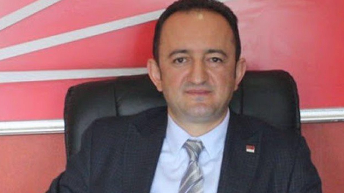 CHP'de Kılıçdaroğlu'na Destek Tartışmaları: Milletvekili Danışmanı İstifa Etti