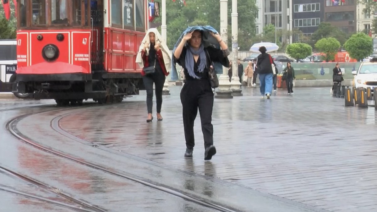 İstanbul'da Bayram Tatili Hava Durumu: Güneşli Başlangıç, Sağanak Sürprizi