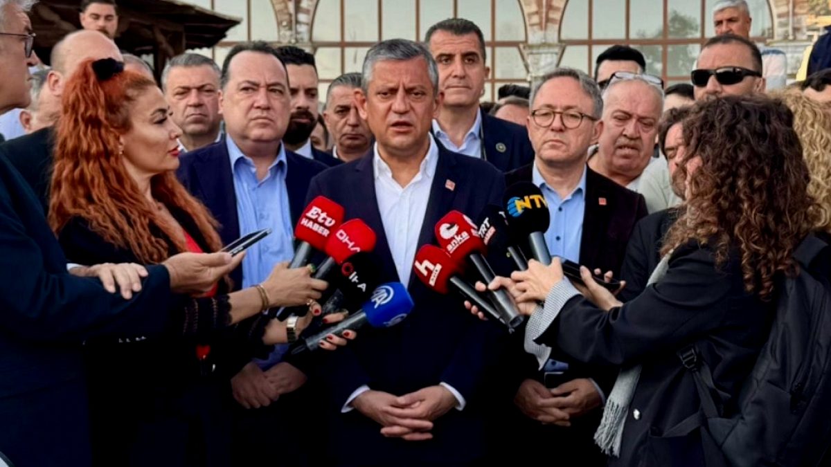 Özgür Özel'den Yeni Parti İddialarına ve Kurultay Tartışmalarına Net Yanıtlar