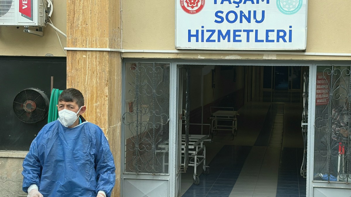 Sivas'ta Ateşli Hastalığa Yakalanan Çiftçi Hayatını Kaybetti