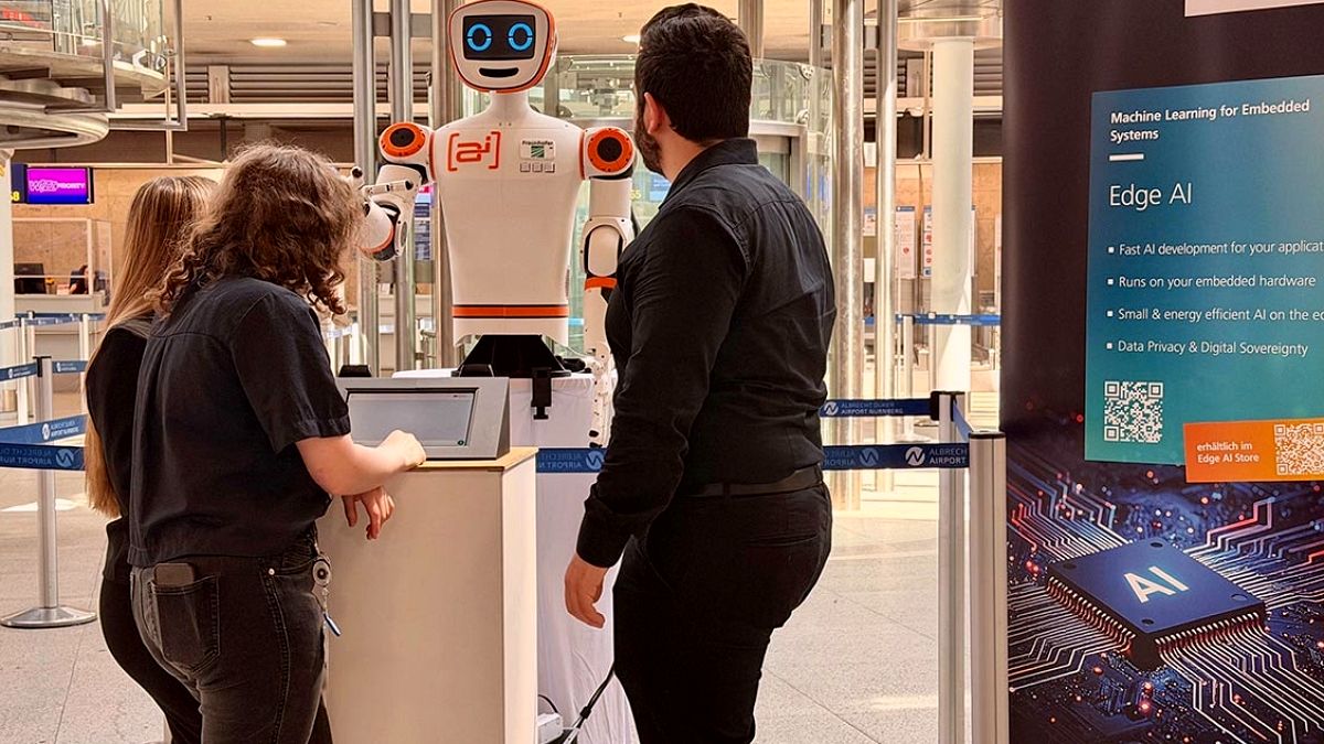 Yapay Zeka Destekli İnsansı Robotlar Havalimanı Deneyimini Dönüştürecek