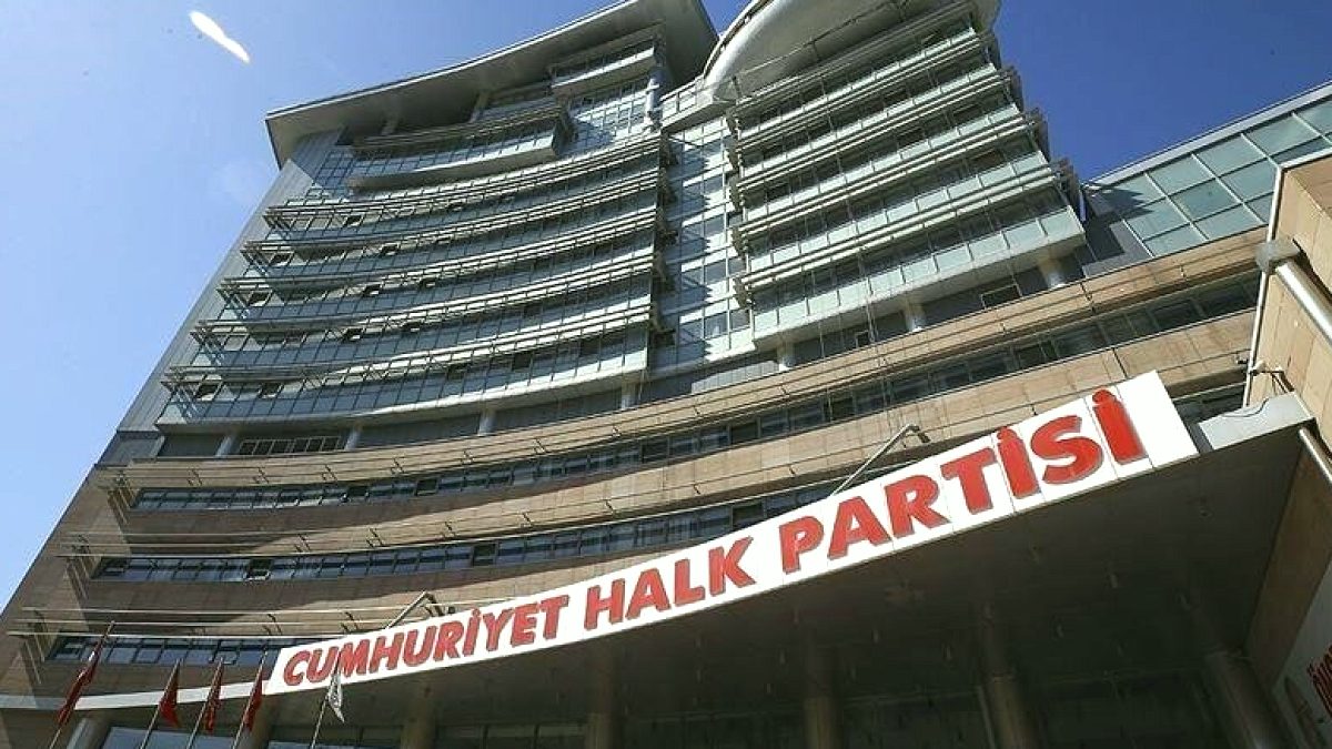 CHP'de Bayramlaşma Geleneği İki Farklı Adrese Bölündü