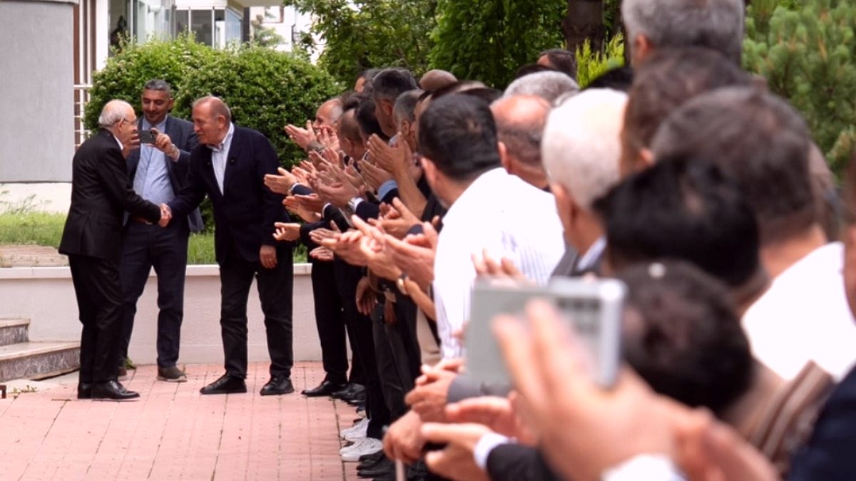 CHP'de Kılıçdaroğlu'na Ziyaret: Bayramlaşma ve Siyasi Mesajlar