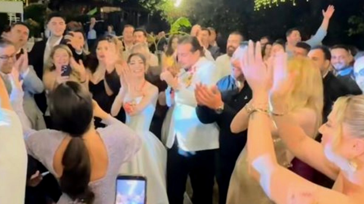 Yağmur Dinmedi, Şarkıcı Sahnede Büyüledi: Unutulmaz Düğün Sürprizi