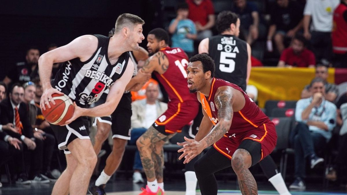Basketbol Süper Ligi'nde Nefes Kesen Play-Off Eşleşmesi: Beşiktaş ve Galatasaray Yarı Final İçin Sahada