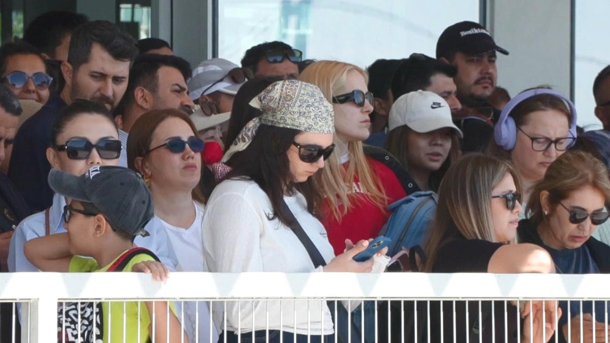 Kurban Bayramı'nda İstanbul Adaları'na Yoğun İlgi: İskelelerde Uzun Kuyruklar Oluştu
