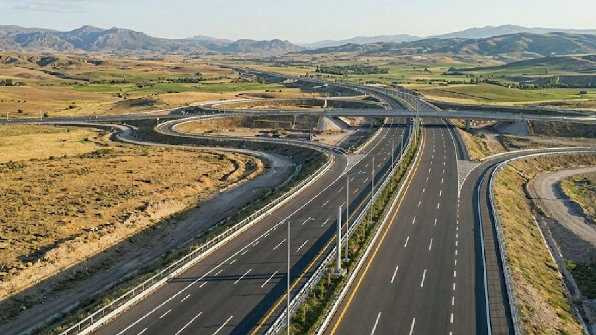 Türkiye'nin Ulaşım Ağı Genişliyor: 42 İl Bağlantılı Yeni Otoyol Geliyor