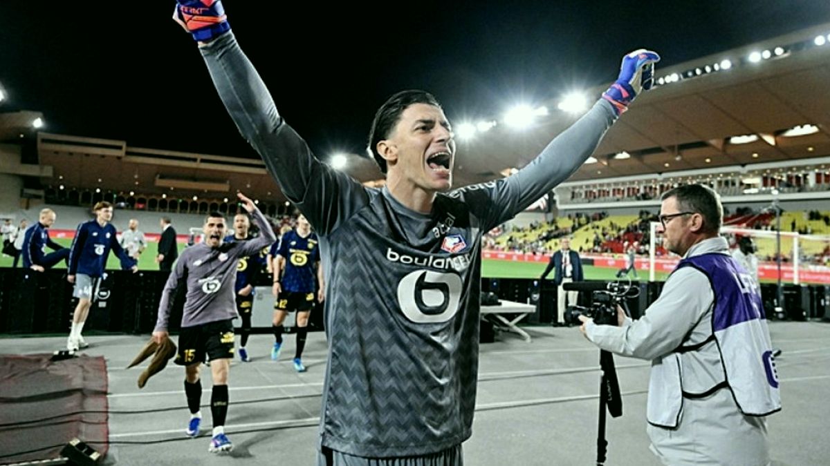 Berke Özer'den Tarihi Başarı: Ligue 1'de Yılın Kalecisi Seçildi