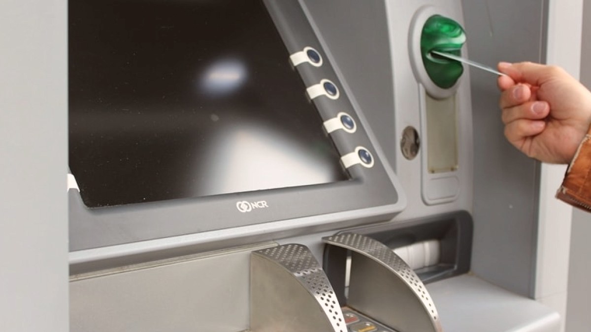 Fransa'da Bankacılık Devrimi: ATM'ler Tek Marka Altında Buluşuyor