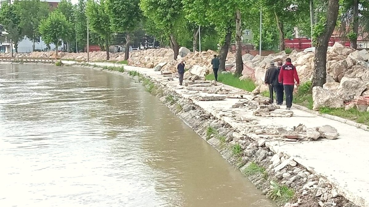 Tokat'ta Yağışlar Etkili Oldu: Eğitim ve Tahliye Kararları Güncellendi