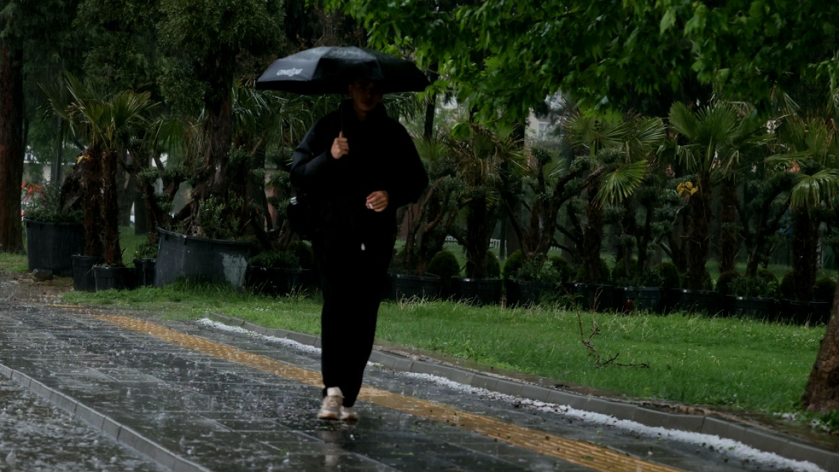 Meteoroloji'den Geniş Alanlara Sağanak Yağış Uyarısı