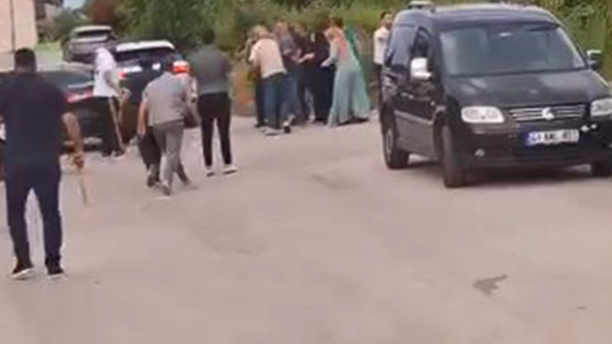 Kocaeli'de Aileler Arasında Çıkan Çatışmada 10 Kişi Yaralandı
