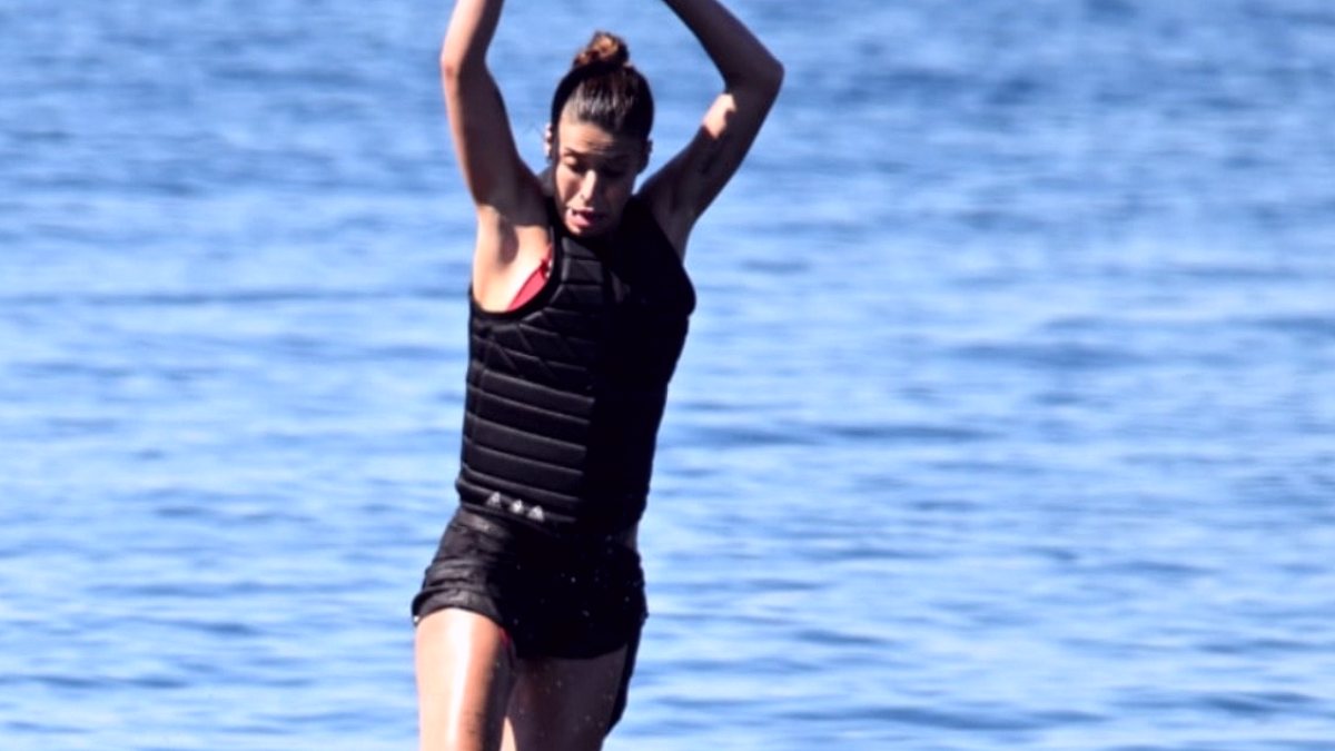 Devrim Özkan'dan Bodrum'da Göz Kamaştıran Jetsurf Gösterisi